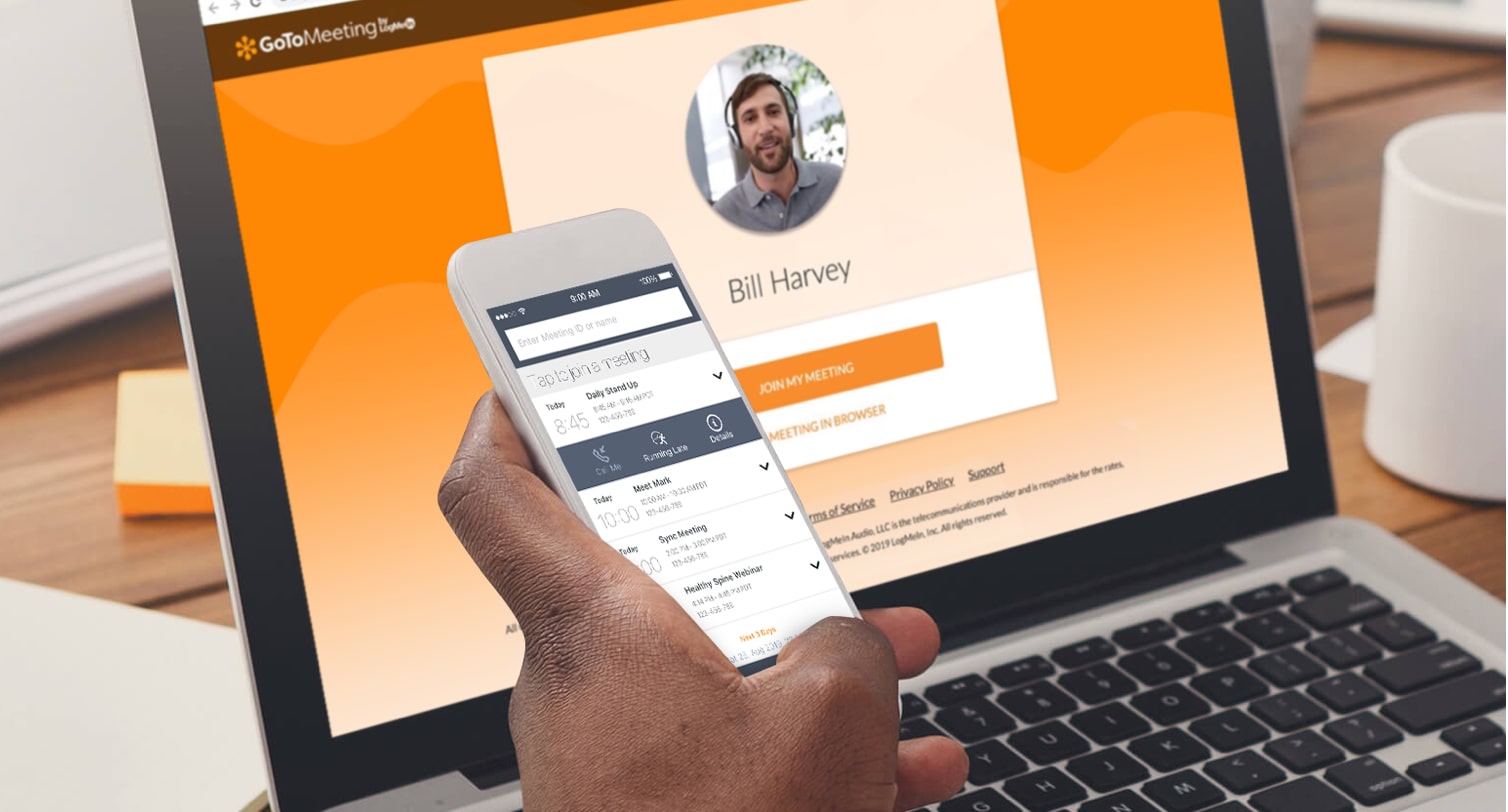 Una persona que utiliza GoToMeeting para reunirse mediante portátiles o dispositivos móviles.