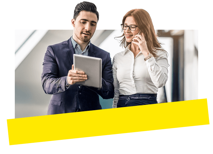 Twee advocaten stroomlijnen zaakbesprekingen met behulp van een tablet en inzichten uit GoTo Connect om de productiviteit te verhogen.