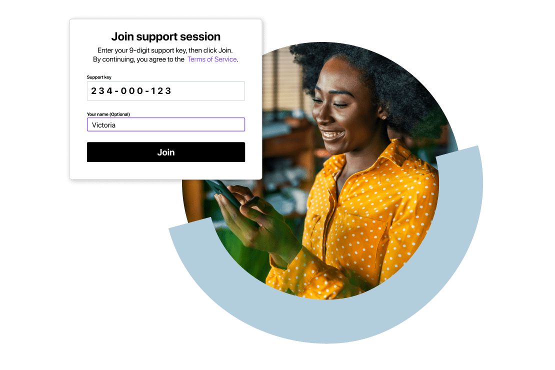 Utente di GoTo Resolve che partecipa a una sessione remota di supporto informatico dal suo cellulare utilizzando un codice di verifica personalizzato